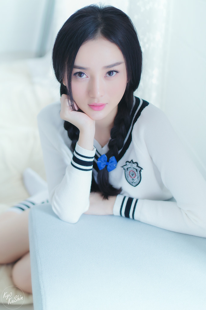 年轻饱满的瑜伽老师2